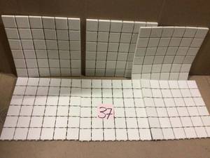 Ceramic white tile costumer returns