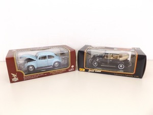 2 Vintage 118 Die Cast Volkswagen Beetle Cabriolet In Original Boxes
