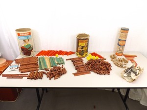Lot of Vintage Lincoln Logs and Tinker Toys