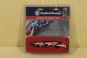 Smith & Wesson Patriotic Folding Pocket Knife