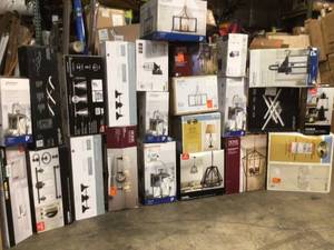 PALLET OF ASSORTED LIGHTING CHANDELIERS VARIOUS SIZES. SEE PICTURES