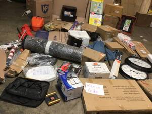 Pallet of assorted housewares, home decor (review all pictures)