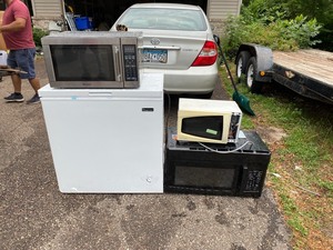 Mix lot of Chest Freezer & 3 microwaves (Used for parts) review pictures