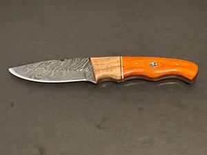 lot 25 image: Custom Damascus Steel Knife