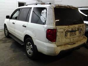 lot 7 image: 2005 Honda Pilot