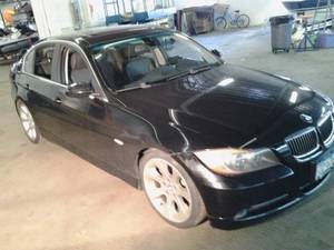 lot 1 image: 2006 BMW 330i Runs and drives great.