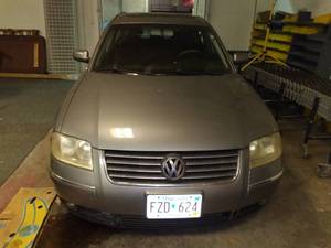 lot 2 image: 2003 Volkswagon Passat