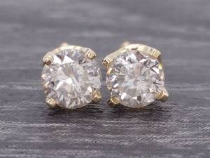 lot 26 image: Classic .65 Carat Diamond Screwback Estate Stud Earrings in 14k Gold