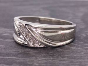 lot 43 image: Single Wave Diamond Band  Ring in White Gold