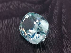 lot 11A image: 8.08 Carat Natural Aquamarine Gemstone