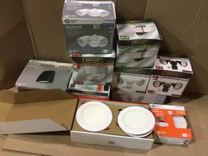 lot 10 image: MIX LOT LED FLOOD LIGHT Various conditions various models