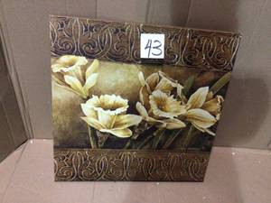 lot 43 image: Golden Daffodils II by Linda Thompson Canvas Wall Art &nbspCustomer Returns See Pictures