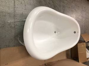 lot 109 image: Chelsea 60 in. Acrylic Slipper Clawfoot Bathtub in White with Old Bronze Imperial Feet by American Bath Factory (good condition) review pictures