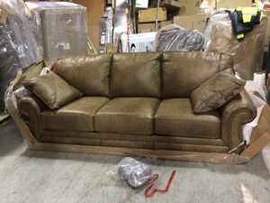 lot 116 image: Larkinhurst Earth Sofa Signature Design by Ashley (review all pictures)