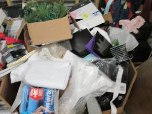 lot 74 image: Pallet of misc....