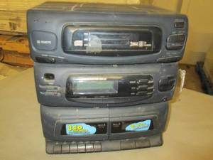 lot 152 image: sanyo disc changer, tape player and...