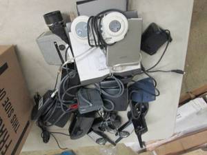 lot 178 image: box of electronics ...