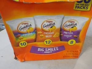 30 pack Box of Goldfish Variety be...
