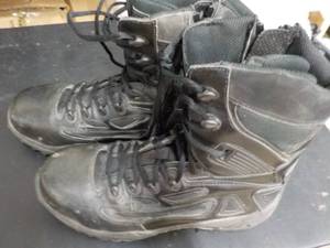 Converse size 9.5w Steel Toe side z...