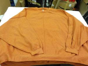 Free People Top- says M looks more...