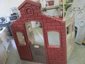 Little Tykes School House Walls plu...