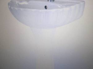 Brielle Pedestal Sink- sink ok, ped...