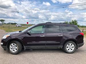 2010 Chevrolet Traverse LS - AWD