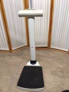 lot 16 image: MSRP $600 Seca 703 Wireless Transmission Digital 660lb Bariatric Column Scale WHeight Rod, Power Supply & BMI Function Excellent & Working Great For Shipping Packages Too