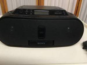 lot 32 image: Sony ZS-S2iP CD Boombox for iPod - Works - Antenna Broken