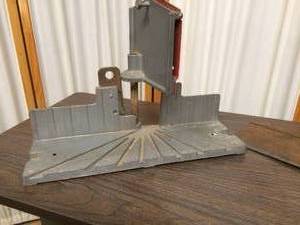 lot 45 image: Vintage Handyman Miter Saw