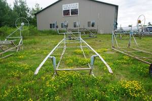 lot 8 image: EZ Roll Model B1500 Pontoon Lift