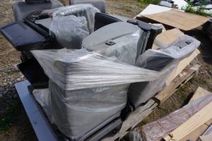 lot 42 image: Lot of 6 High Back Bucket Car Seats