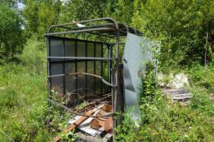 lot 24 image: 8 Cargo Trailer Frame