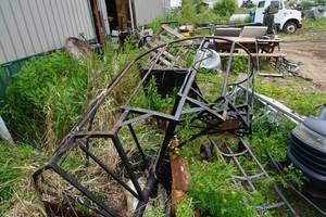 lot 34 image: Metal Spiral Staircase