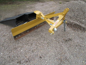 lot 3 image: 6 King Kutter 3 Point Blade (near new)