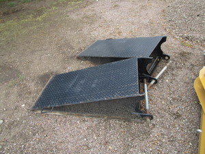 lot 4 image: Dual Sided Ramps 4x22x14