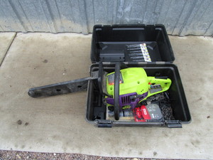 lot 16 image: Poulan 18 Chainsaw wExtra Chains