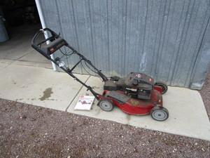 lot 24 image: Toro 21 Electric Start, Self Propelled Mower