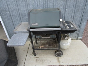 lot 25 image: Weber Gas Grill wCover