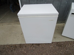 lot 37 image: Frigidaire Chest Freezer 27x22x34