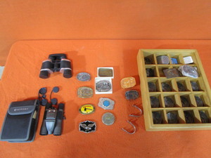 lot 110 image: Belt Buckles, Binoculars, Binoculars wDigital Camera