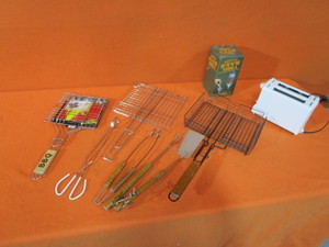 lot 118 image: BBQ Items