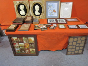 lot 131 image: Pictures & Picture Frames