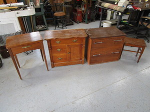 lot 139 image: (2) Dressers & (2) End Tables