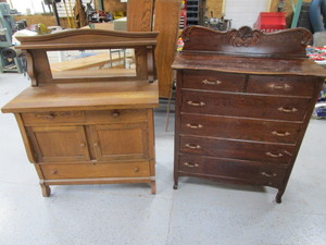 lot 140 image: Vintage Dresser & Buffett