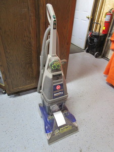 lot 145 image: Carpet Cleaner