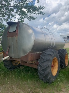 lot 1-A image: 2000 gal Stainless Steel Tank & Running Gear