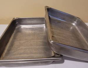 lot 8 image: Cookware Items