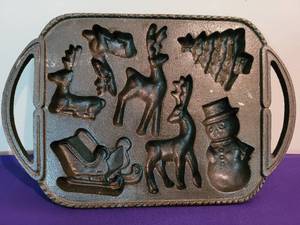 lot 48 image: Set of Cast Iron Candy Molds
