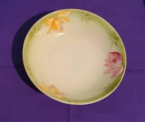 lot 52 image: Lovely  Bowl and Plate Grouping